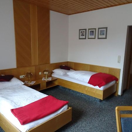 אדמונט Hotel Die Traube מראה חיצוני תמונה