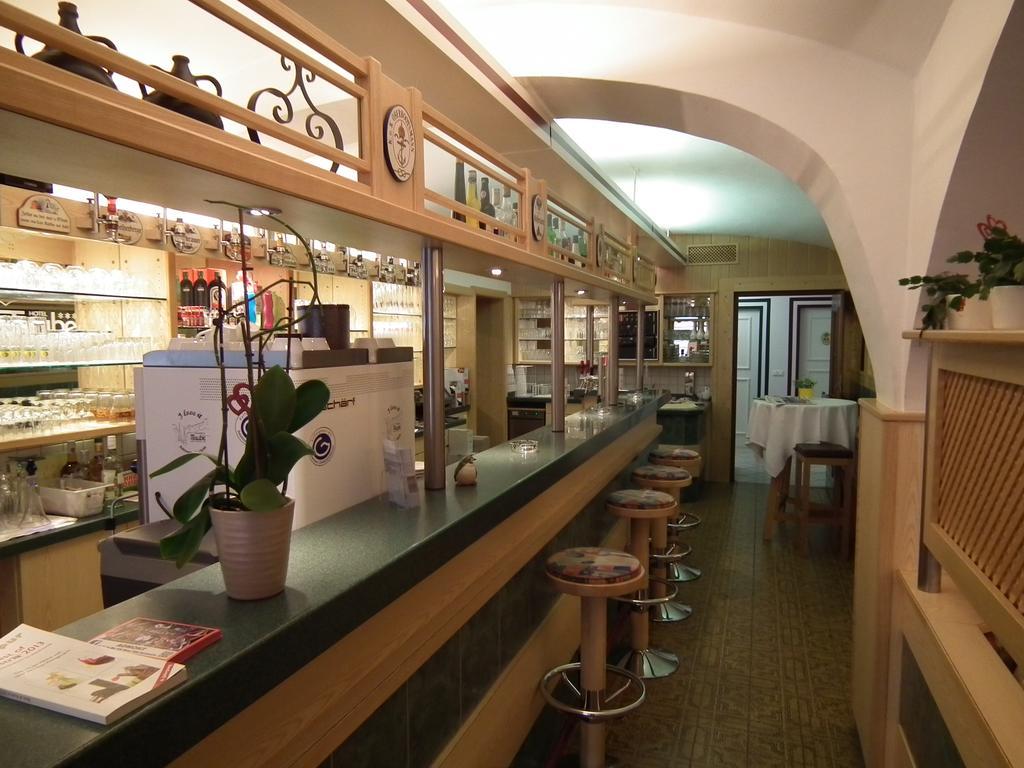 אדמונט Hotel Die Traube מראה חיצוני תמונה