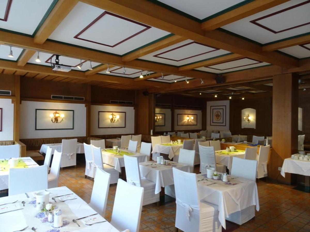 אדמונט Hotel Die Traube מראה חיצוני תמונה