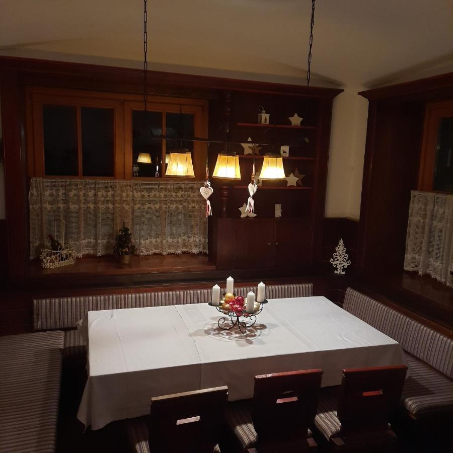 אדמונט Hotel Die Traube מראה חיצוני תמונה