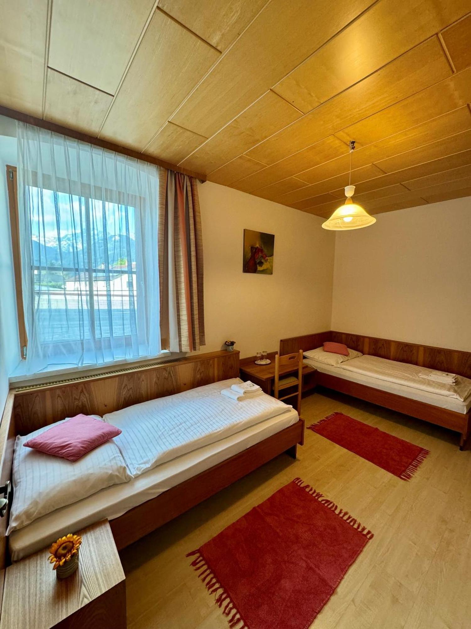 אדמונט Hotel Die Traube מראה חיצוני תמונה